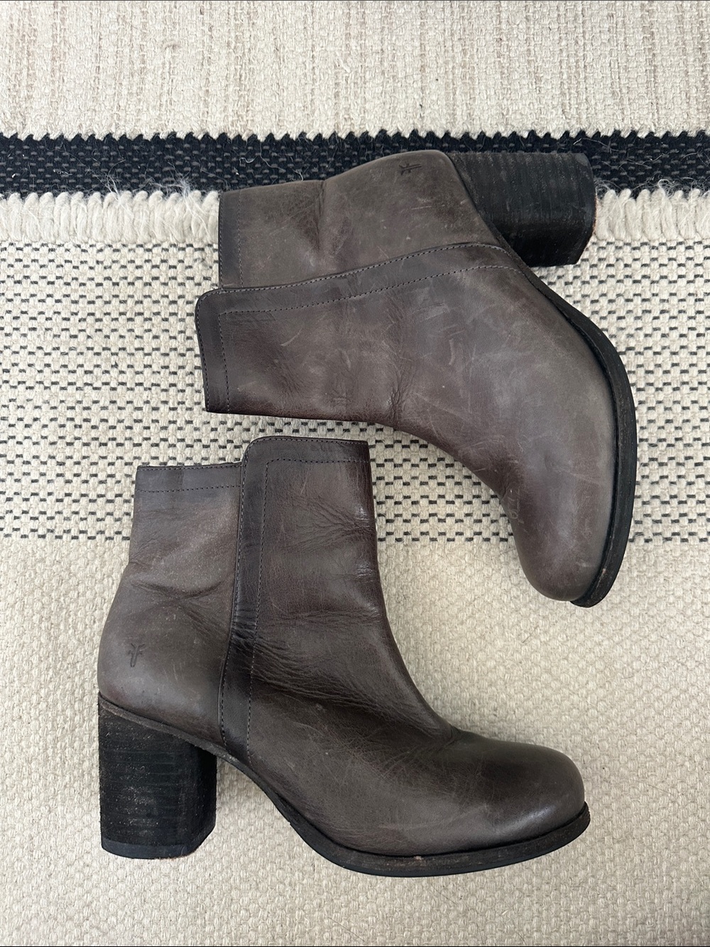 Frye Addie Boot - Picture 2 of 10